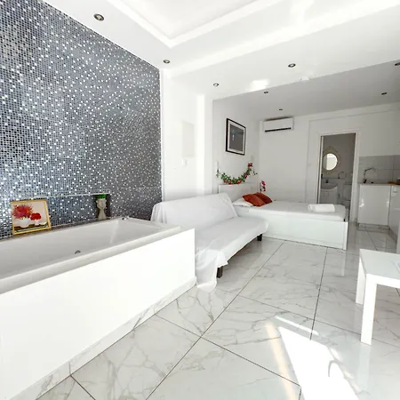 Nissi49 Boutique * Agia Napa