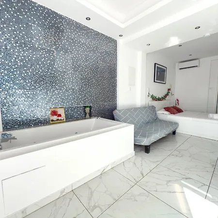 Nissi49 Boutique Apartament *