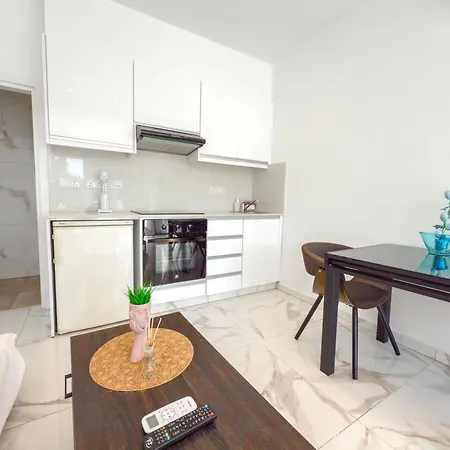 Nissi49 Boutique Apartament